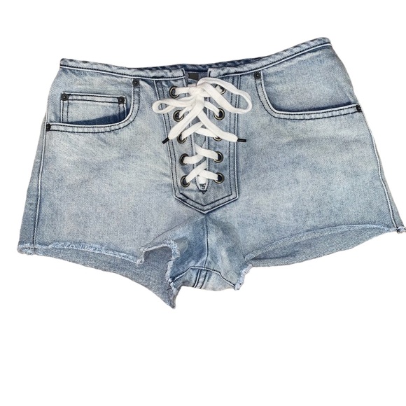 Carmar Pants - Carmar Lace Up in front Denim Shorts
Color: Blue Size: 25 (Excellent Condition)